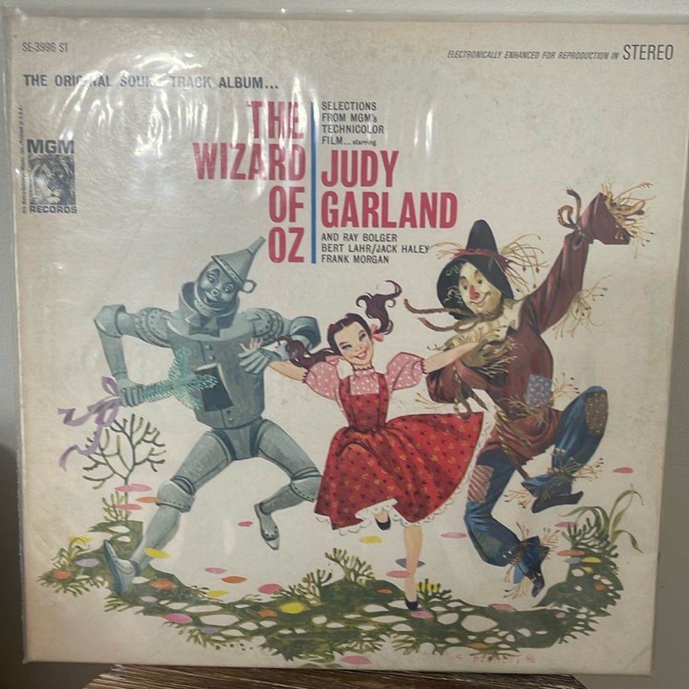 Vintage Wizard of Oz sound track album.